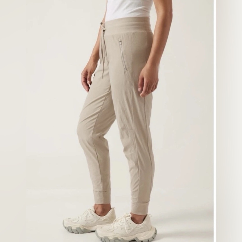ATHLETA‎ Trekkie North Jogger Women’s Size 6